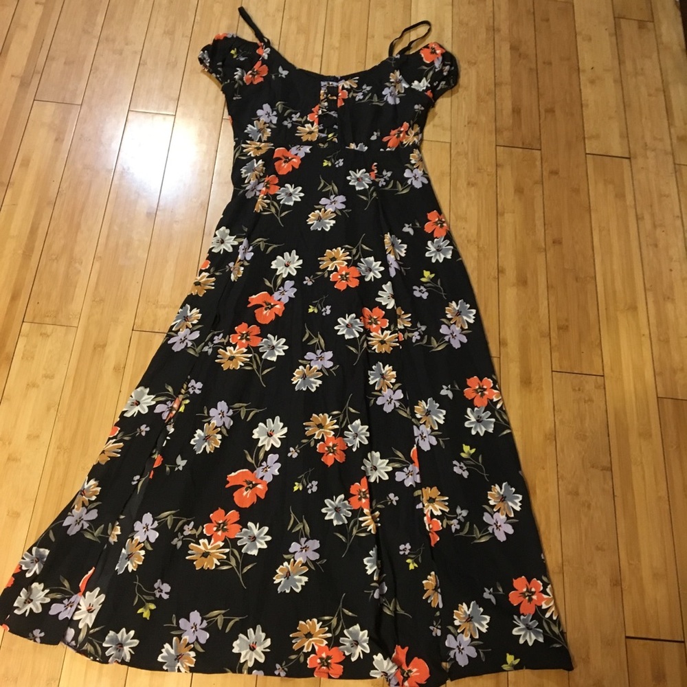 ❌SOLD❌Midi Floral Black Dress